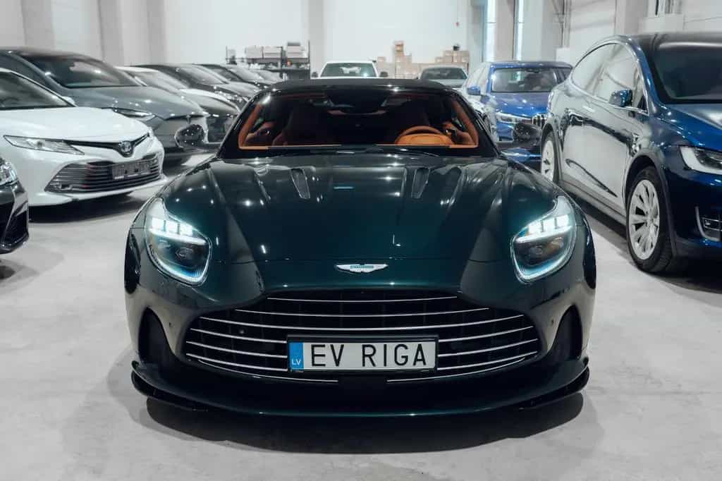 Aston Martin DB12 4.0 V8 Volante 07/2025-photo-5