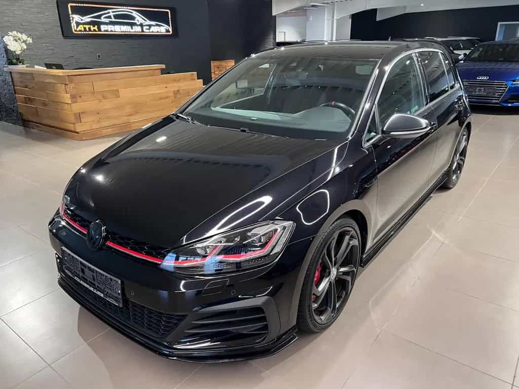 Volkswagen Golf 2.0TSI DSG GTI TCR AKRAPOVIC LED ACC NAVI 01/2020-photo-1