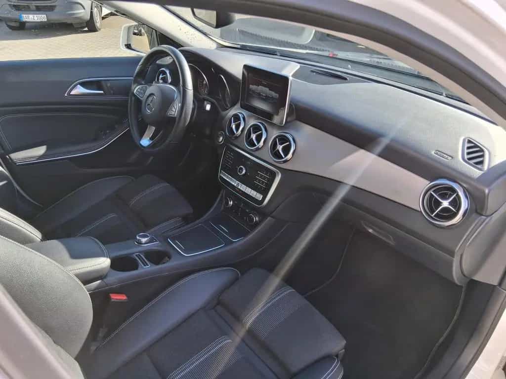 Mercedes-Benz GLA-Class 220 4Matic Pano AHK SHZG Navi PDC Keyless Go 08/2019-photo-14