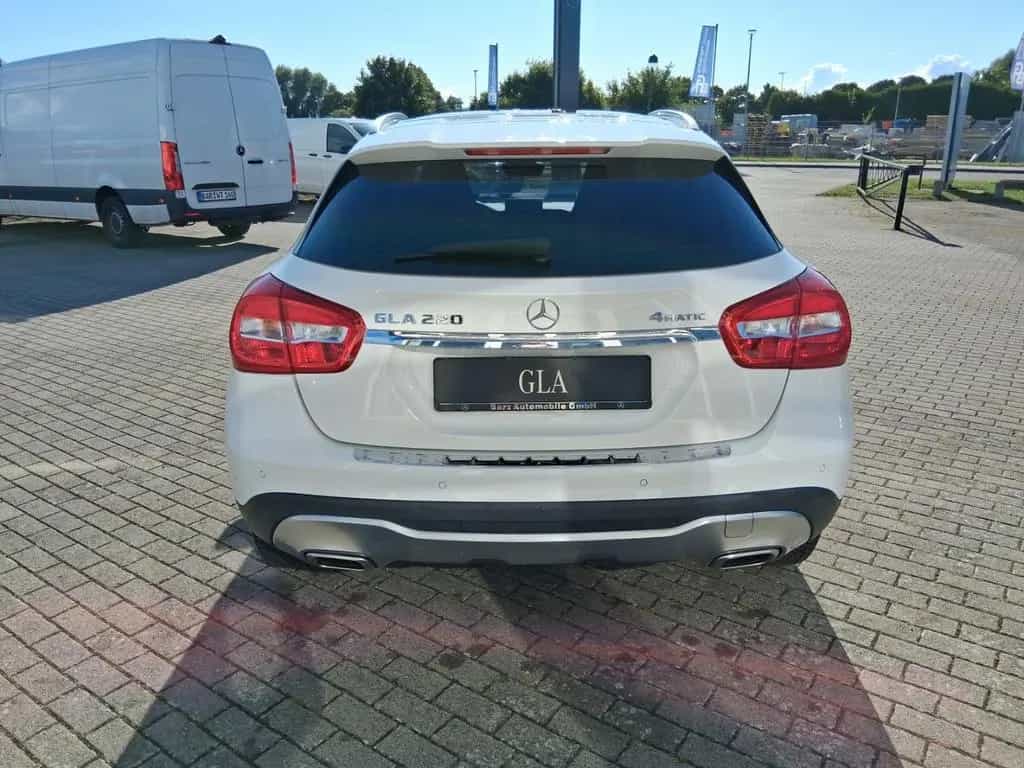 Mercedes-Benz GLA-Class 220 4Matic Pano AHK SHZG Navi PDC Keyless Go 08/2019-photo-3