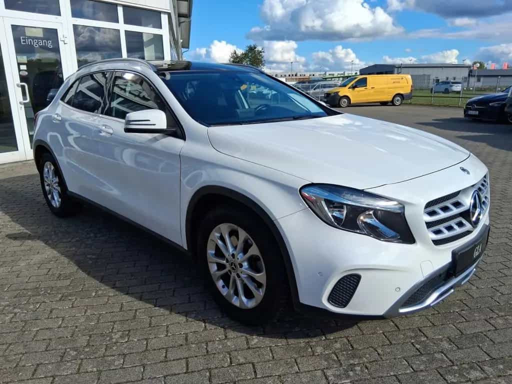 Mercedes-Benz GLA-Class 220 4Matic Pano AHK SHZG Navi PDC Keyless Go 08/2019-photo-6