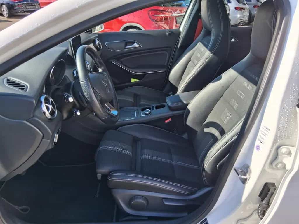 Mercedes-Benz GLA-Class 220 4Matic Pano AHK SHZG Navi PDC Keyless Go 08/2019-photo-8