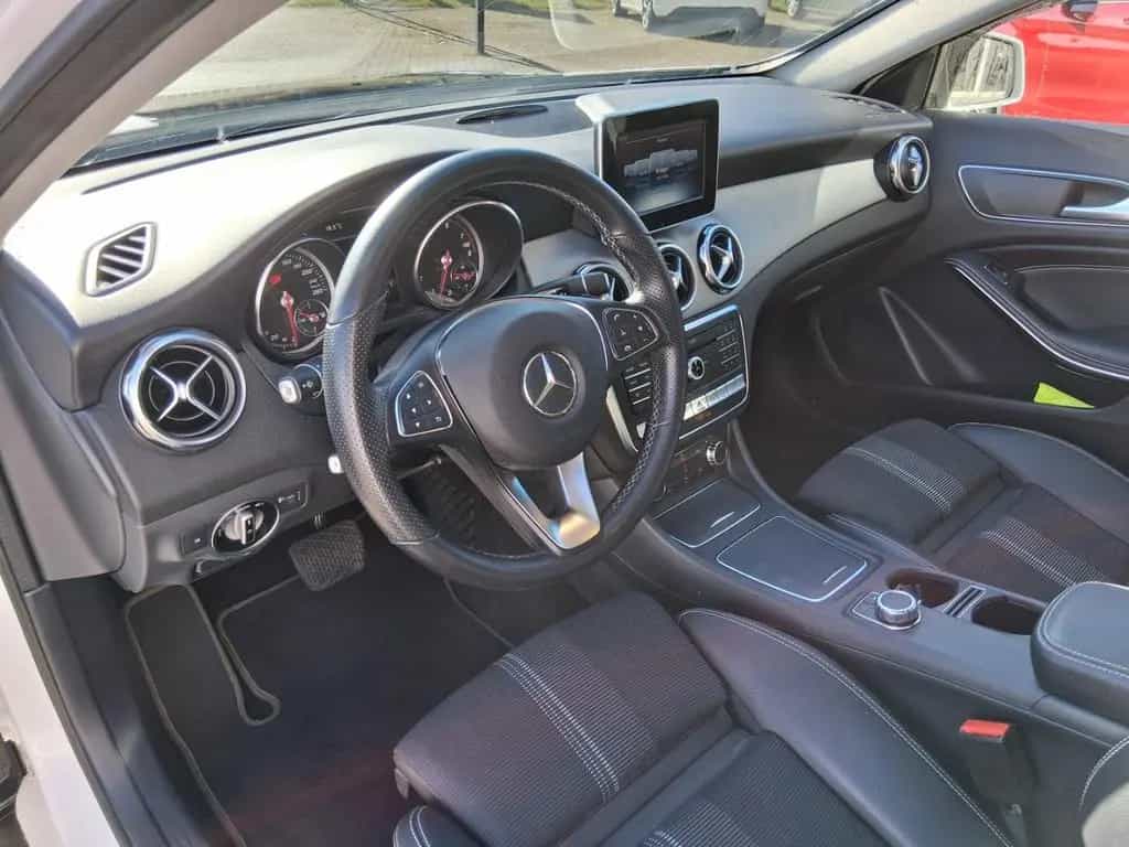 Mercedes-Benz GLA-Class 220 4Matic Pano AHK SHZG Navi PDC Keyless Go 08/2019-photo-9