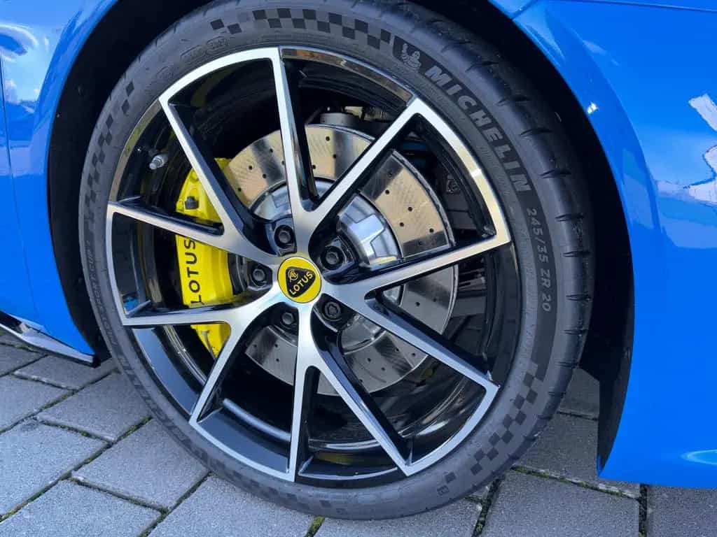 Lotus Emira I4 DCT "Turbo SE" by Lotus am Ring null-photo-10