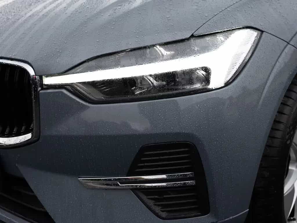 Volvo XC60 B4 Core aus 1.Hand KAMERA NAVI FACEL. LED 05/2023-photo-25