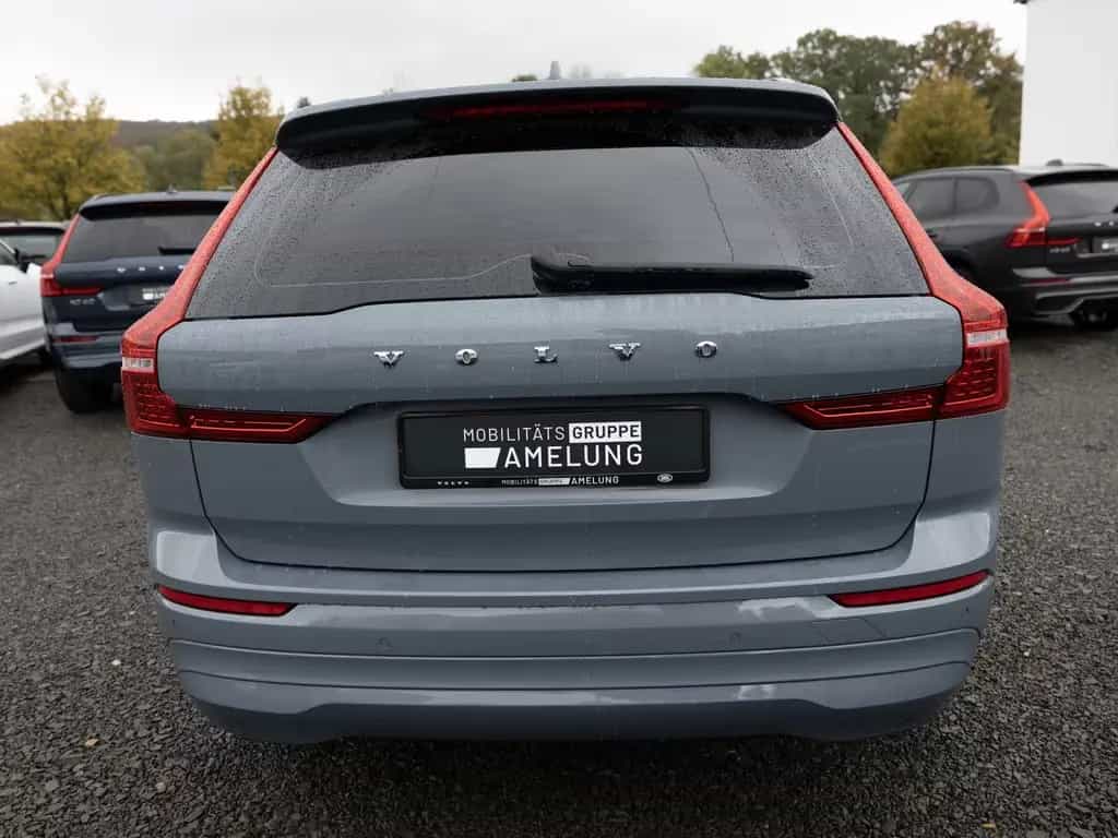 Volvo XC60 B4 Core aus 1.Hand KAMERA NAVI FACEL. LED 05/2023-photo-4