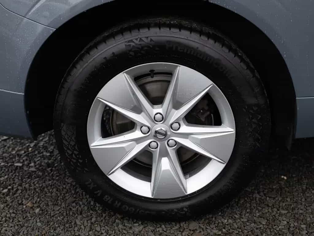Volvo XC60 B4 Core aus 1.Hand KAMERA NAVI FACEL. LED 05/2023-photo-7