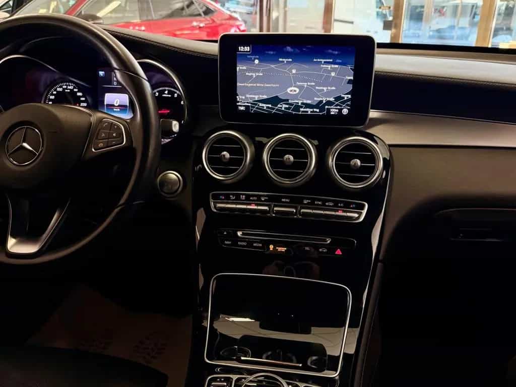 Mercedes-Benz GLC 250 4M EXCLUSIVE LEDER LED COMAND KAMERA PDC 02/2018-photo-22