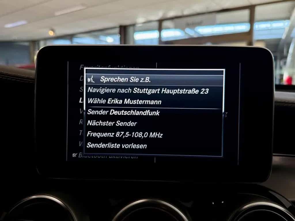 Mercedes-Benz GLC 250 4M EXCLUSIVE LEDER LED COMAND KAMERA PDC 02/2018-photo-30