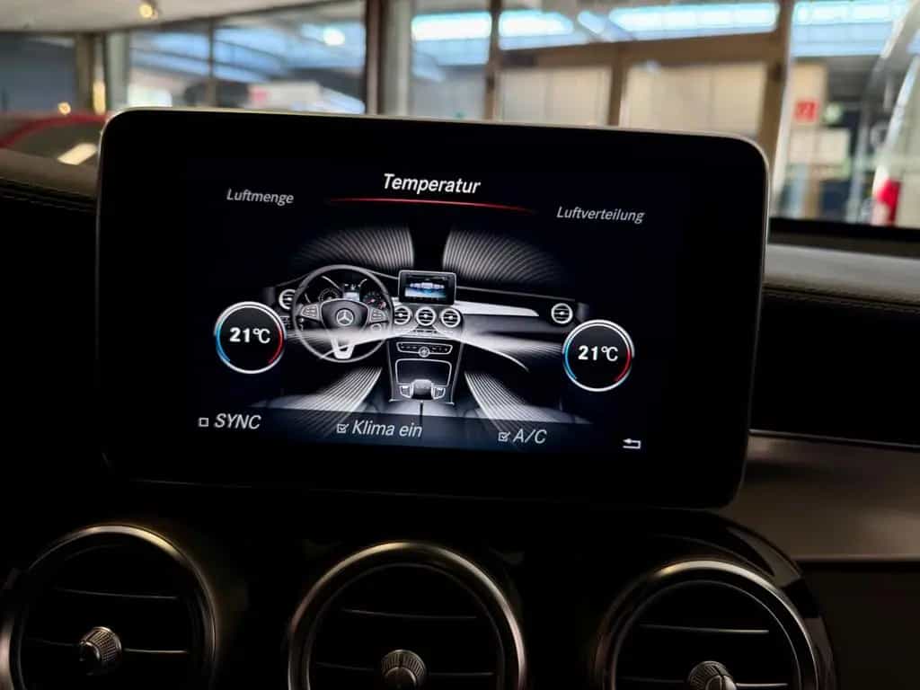Mercedes-Benz GLC 250 4M EXCLUSIVE LEDER LED COMAND KAMERA PDC 02/2018-photo-33