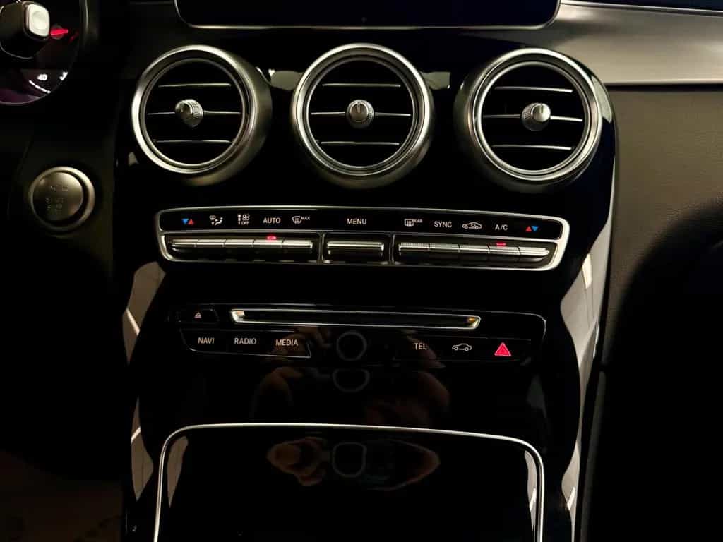 Mercedes-Benz GLC 250 4M EXCLUSIVE LEDER LED COMAND KAMERA PDC 02/2018-photo-35