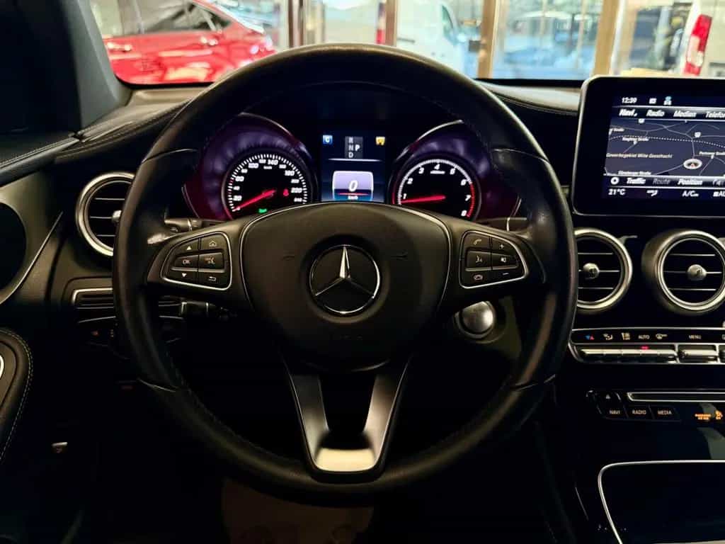 Mercedes-Benz GLC 250 4M EXCLUSIVE LEDER LED COMAND KAMERA PDC 02/2018-photo-37
