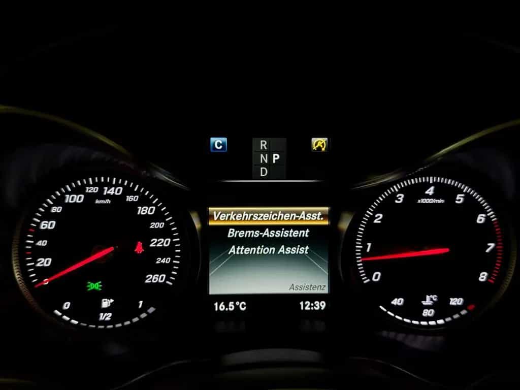 Mercedes-Benz GLC 250 4M EXCLUSIVE LEDER LED COMAND KAMERA PDC 02/2018-photo-38