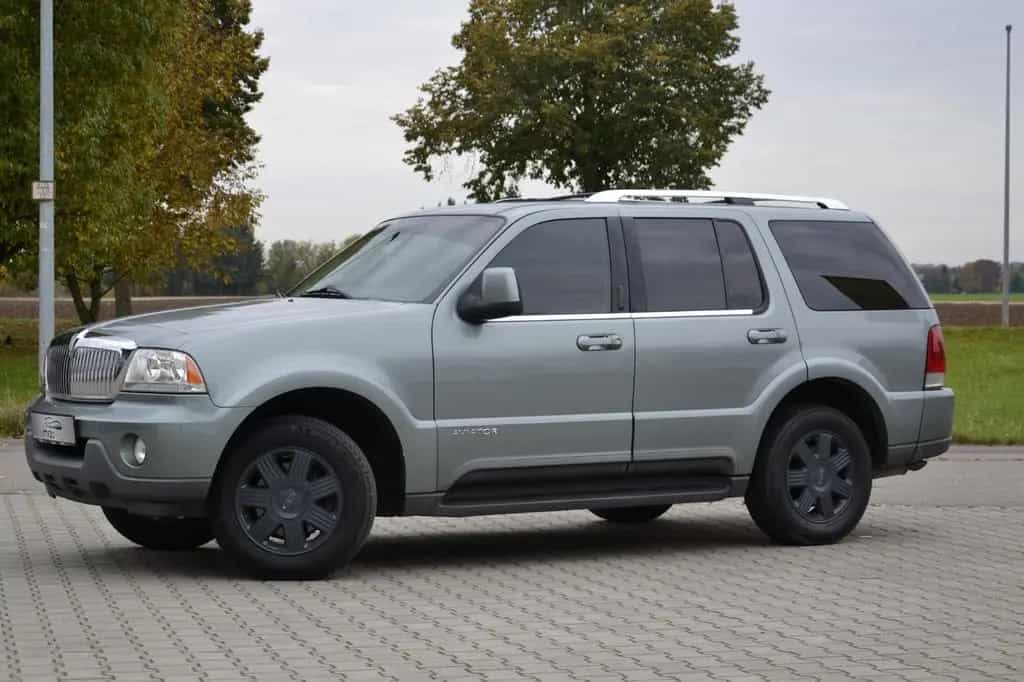 Lincoln Aviator 4.6 V8 RWD*AUTOMATIK*AHK*LEDER*GEPFLEGT* 04/2005-photo-2