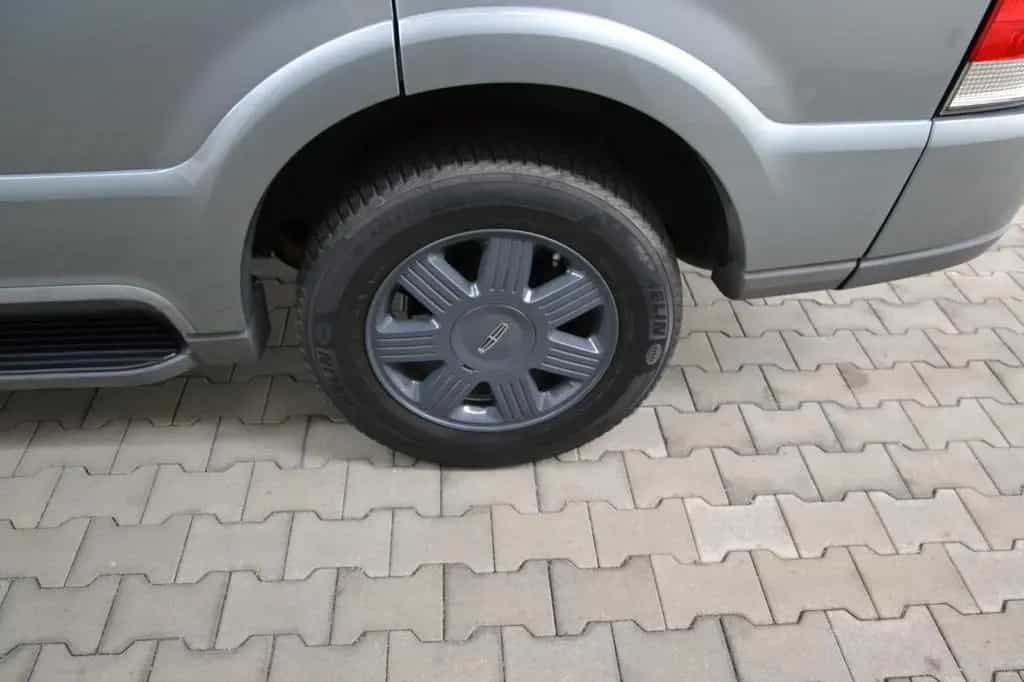 Lincoln Aviator 4.6 V8 RWD*AUTOMATIK*AHK*LEDER*GEPFLEGT* 04/2005-photo-28