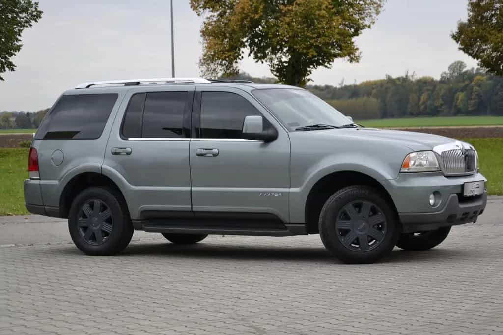 Lincoln Aviator 4.6 V8 RWD*AUTOMATIK*AHK*LEDER*GEPFLEGT* 04/2005-photo-5