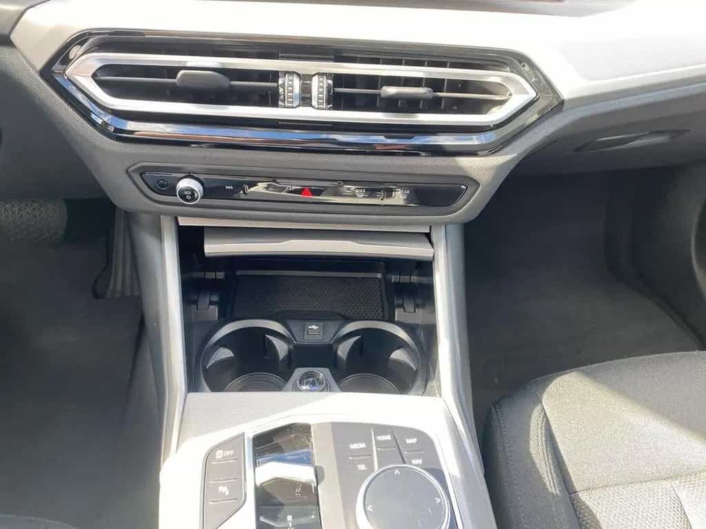 BMW 3 Series 318 d TOURING AUTOMATIK NAVI+KAMERA+SHZ+TEMPOMAT 07/2023-photo-18