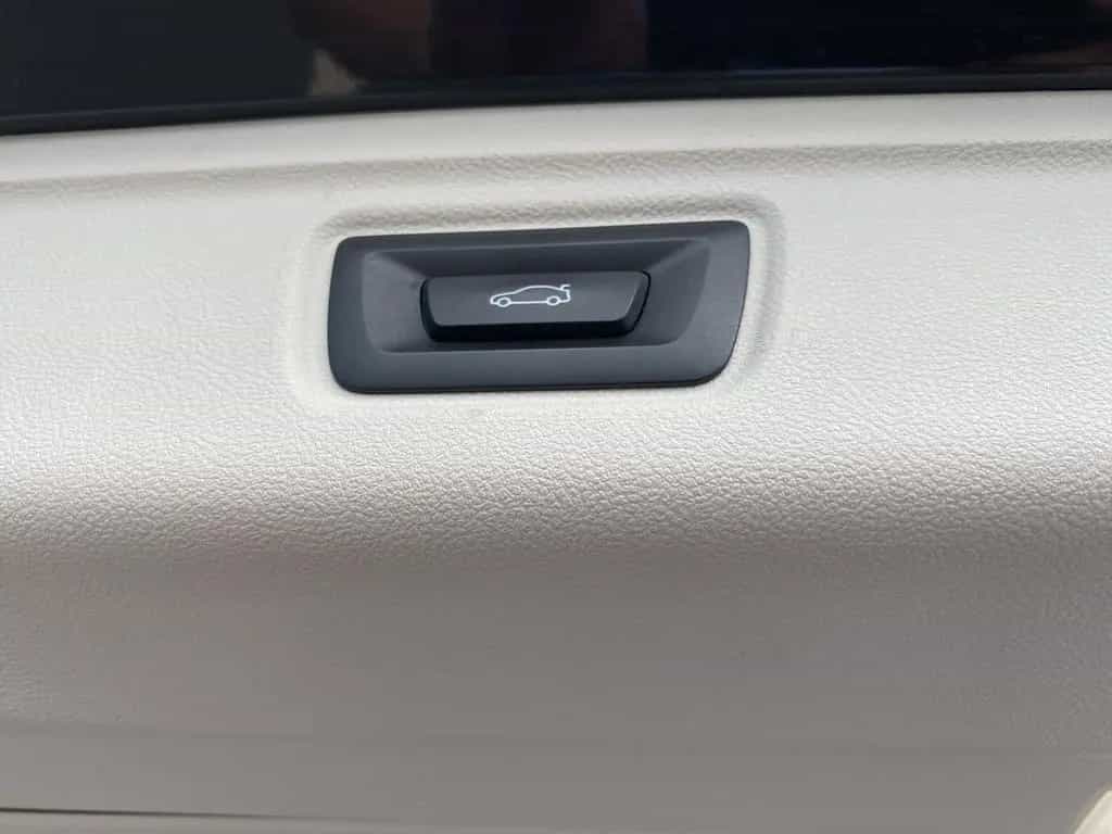 BMW 3 Series 318 d TOURING AUTOMATIK NAVI+KAMERA+SHZ+TEMPOMAT 07/2023-photo-28