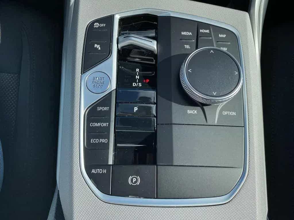 BMW 3 Series 318 d TOURING AUTOMATIK NAVI+KAMERA+SHZ+TEMPOMAT 07/2023-photo-32