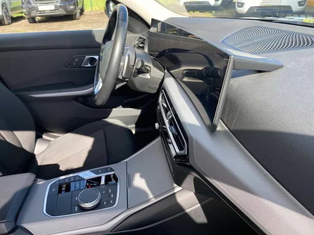 BMW 3 Series 318 d TOURING AUTOMATIK NAVI+KAMERA+SHZ+TEMPOMAT 07/2023-photo-33