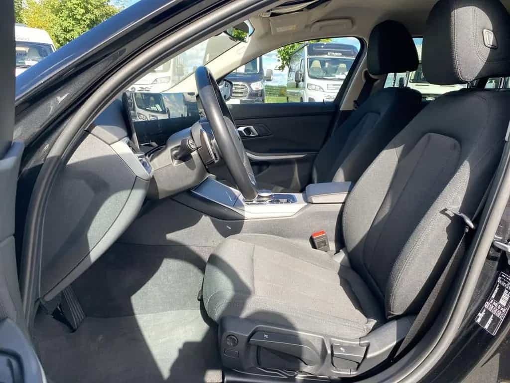 BMW 3 Series 318 d TOURING AUTOMATIK NAVI+KAMERA+SHZ+TEMPOMAT 07/2023-photo-9