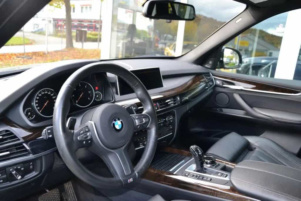 BMW X5 xDrive30d M Sport Sport-Aut.*Pano*AHK*21ZOLL 01/2018-photo-13