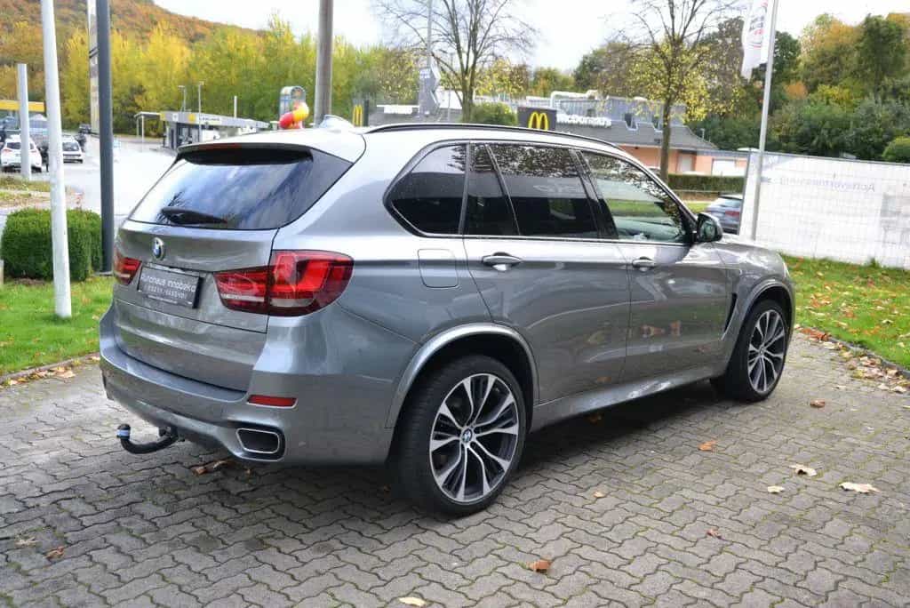 BMW X5 xDrive30d M Sport Sport-Aut.*Pano*AHK*21ZOLL 01/2018-photo-3