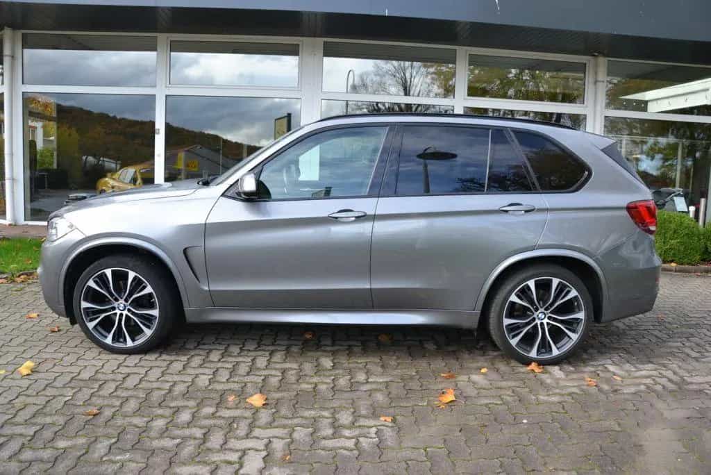 BMW X5 xDrive30d M Sport Sport-Aut.*Pano*AHK*21ZOLL 01/2018-photo-4