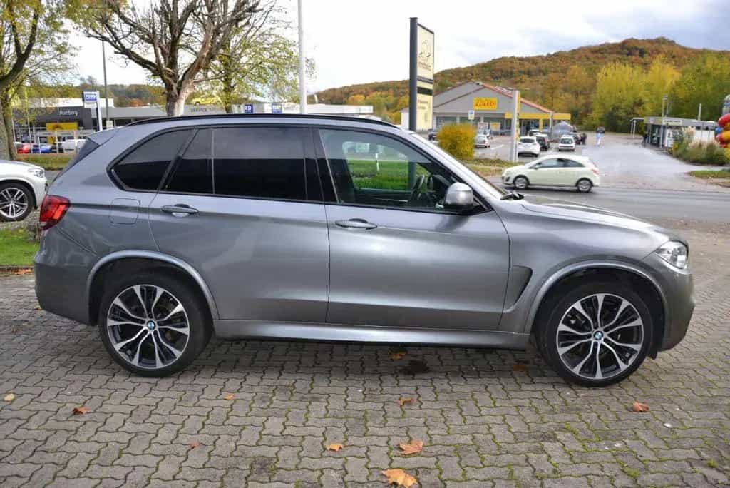 BMW X5 xDrive30d M Sport Sport-Aut.*Pano*AHK*21ZOLL 01/2018-photo-5