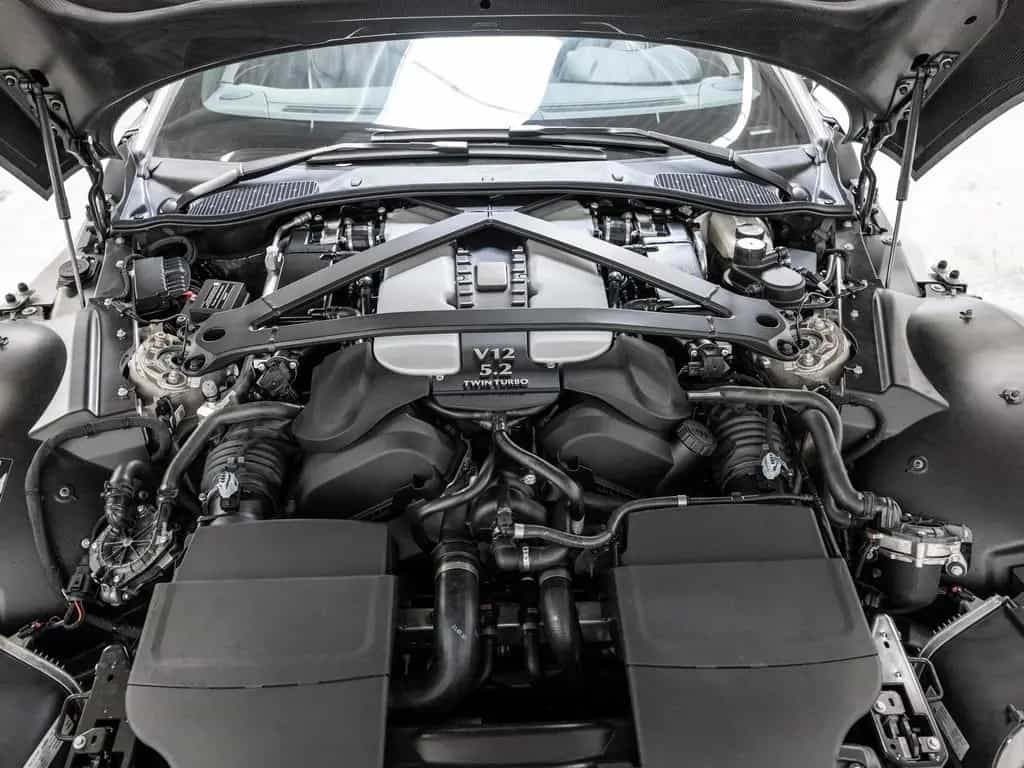 Aston Martin V8 Vantage Vantage V12 Roadster UPE 396.830 Carbon Exterior 06/2024-photo-21