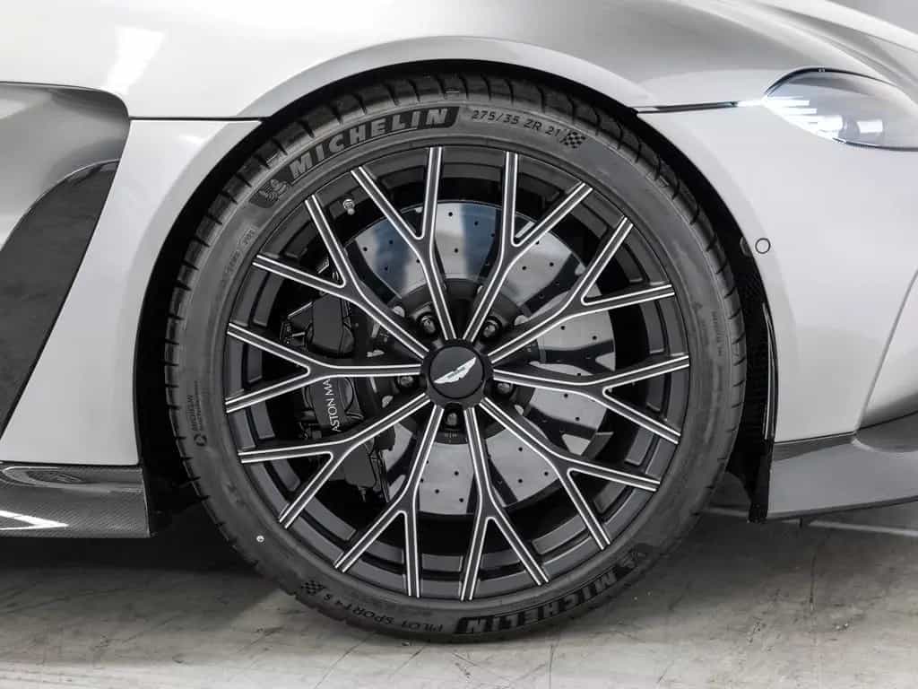 Aston Martin V8 Vantage Vantage V12 Roadster UPE 396.830 Carbon Exterior 06/2024-photo-3