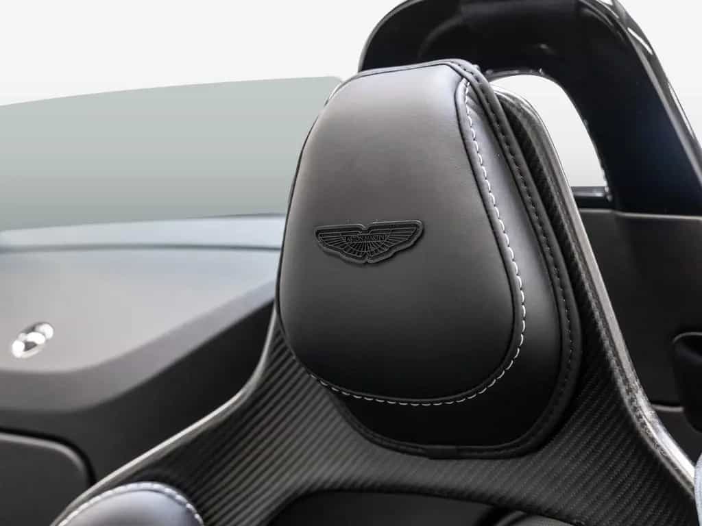 Aston Martin V8 Vantage Vantage V12 Roadster UPE 396.830 Carbon Exterior 06/2024-photo-4