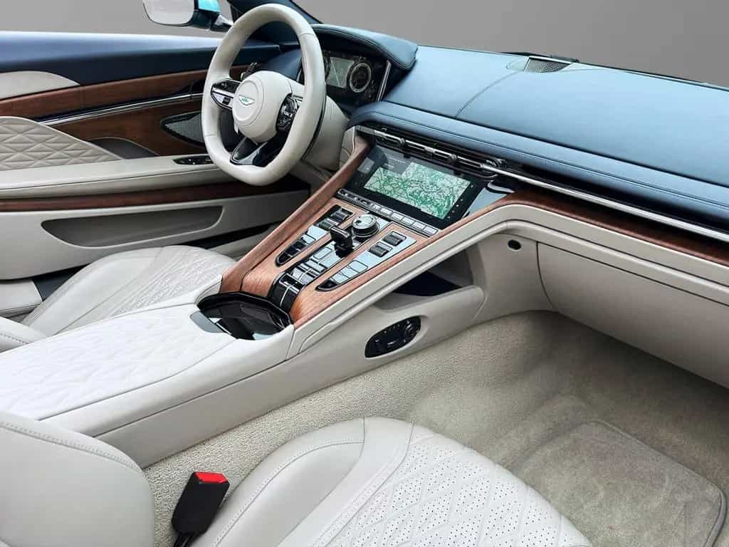 Aston Martin DB12 Volante Carribean Blue Pearl Carbonbremse 03/2024-photo-19