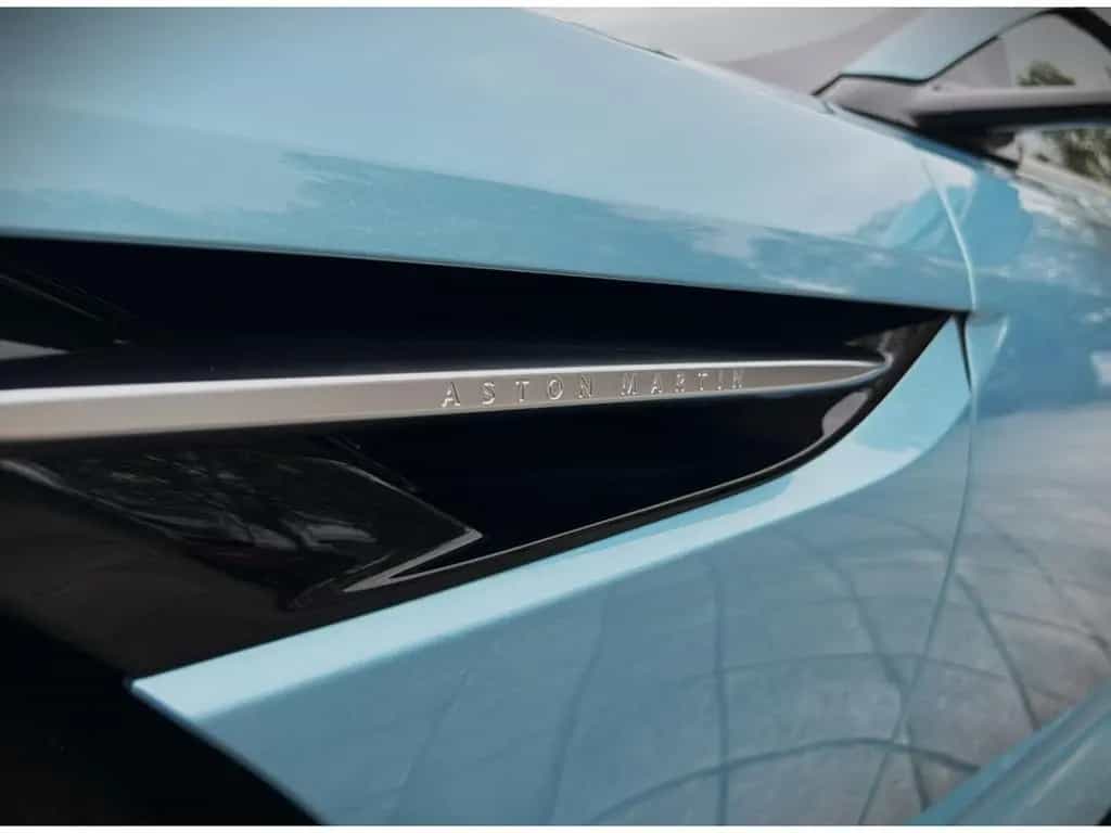 Aston Martin DB12 Volante Carribean Blue Pearl Carbonbremse 03/2024-photo-28