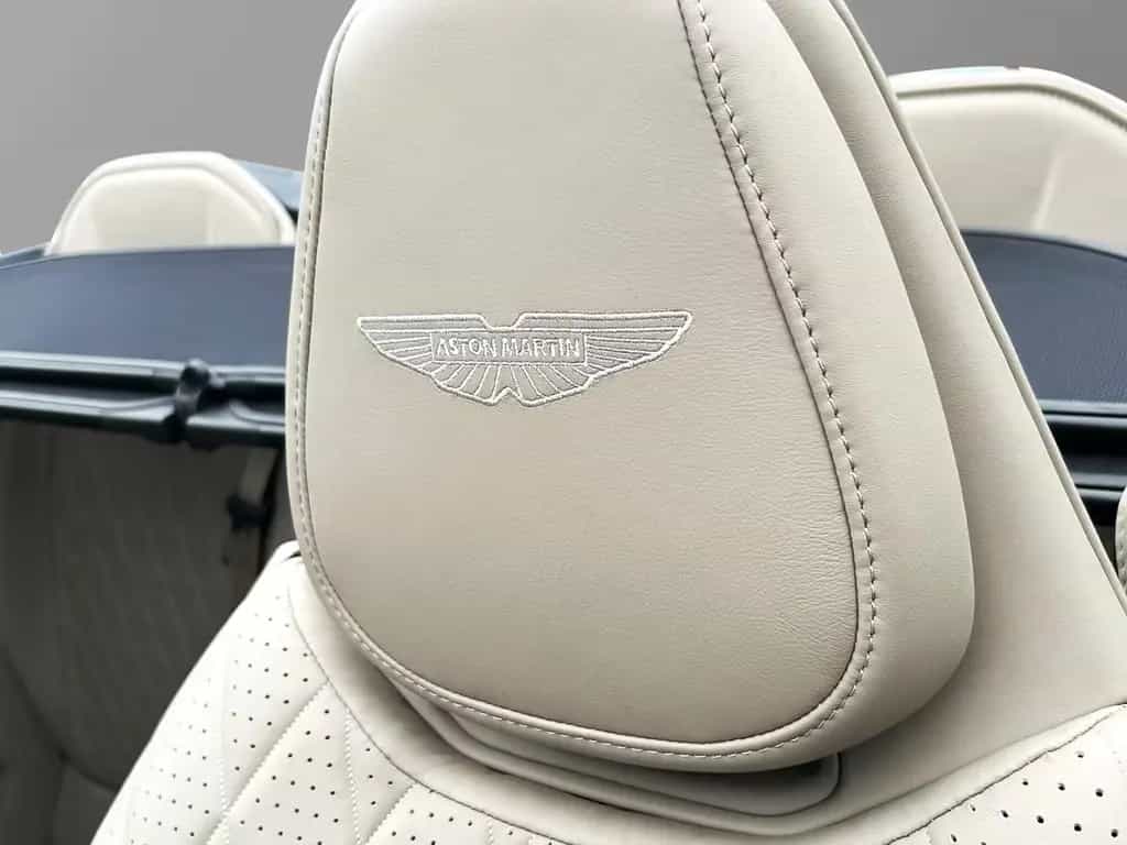 Aston Martin DB12 Volante Carribean Blue Pearl Carbonbremse 03/2024-photo-4
