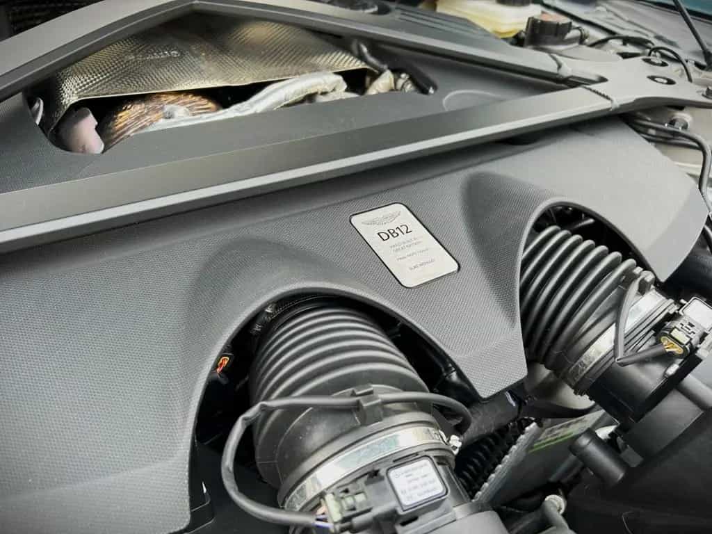 Aston Martin DB12 Volante Carribean Blue Pearl Carbonbremse 03/2024-photo-44