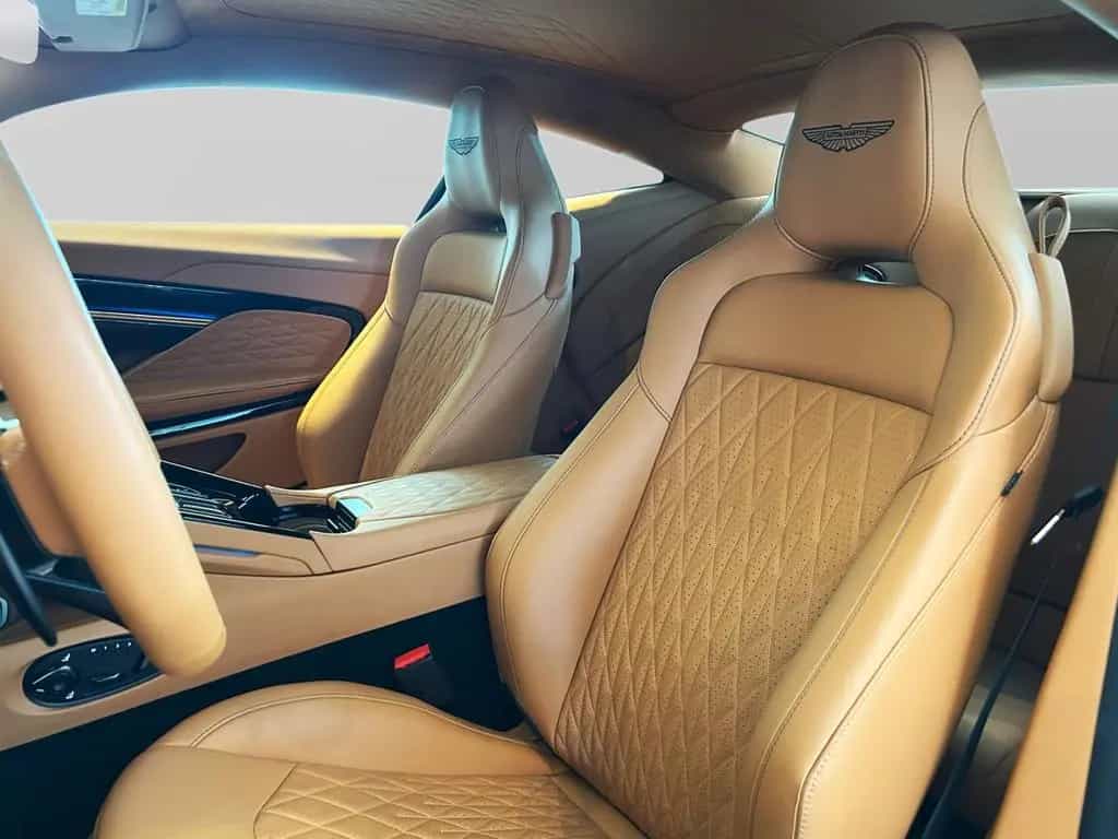 Aston Martin DB12 Minotaur Green Oxford Tan Bowers & Wilkins 08/2024-photo-8