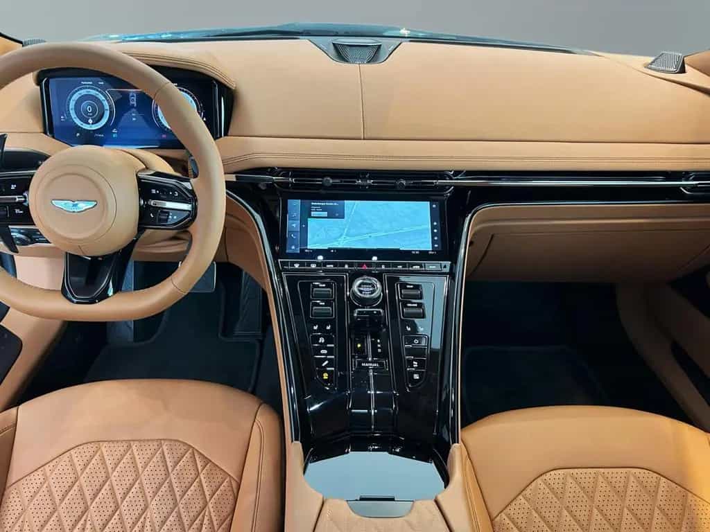 Aston Martin DB12 Minotaur Green Oxford Tan Bowers & Wilkins 08/2024-photo-13