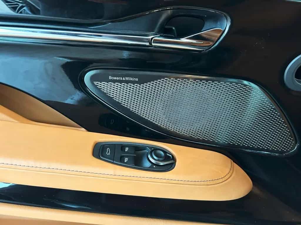 Aston Martin DB12 Minotaur Green Oxford Tan Bowers & Wilkins 08/2024-photo-22