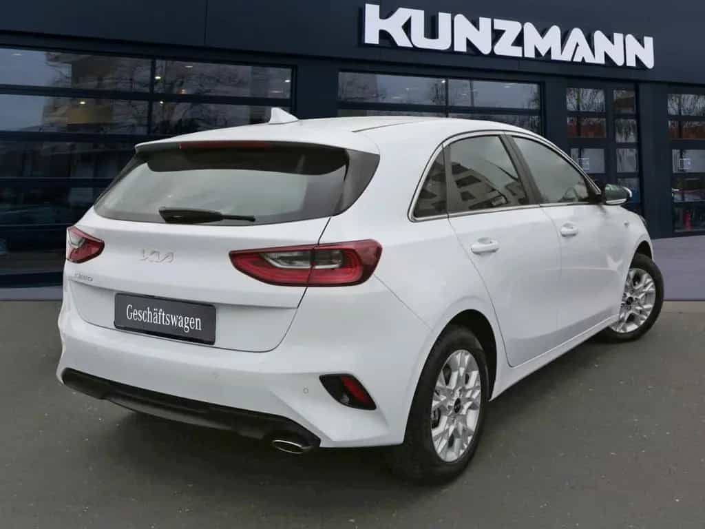 Kia Ceed 1.5T DCT Vision Navi Komfort-plus-Paket AC 10/2025-photo-2