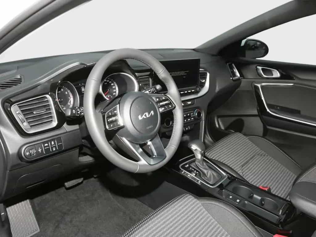 Kia Ceed 1.5T DCT Vision Navi Komfort-plus-Paket AC 10/2025-photo-7