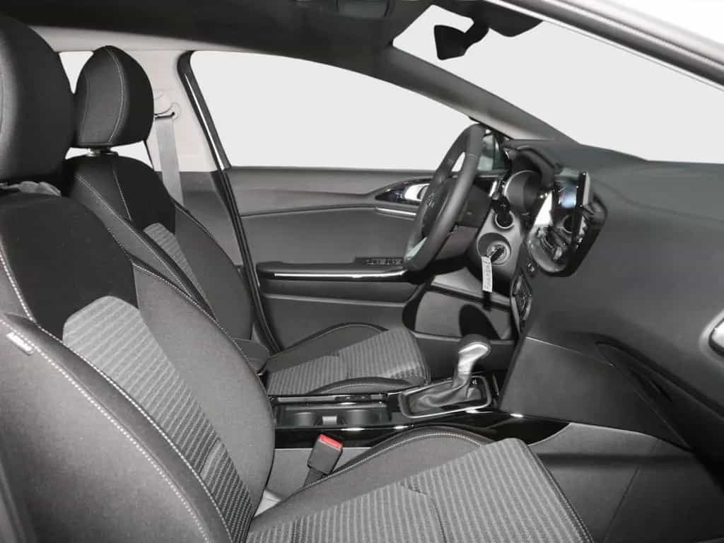 Kia Ceed 1.5T DCT Vision Navi Komfort-plus-Paket AC 10/2025-photo-8