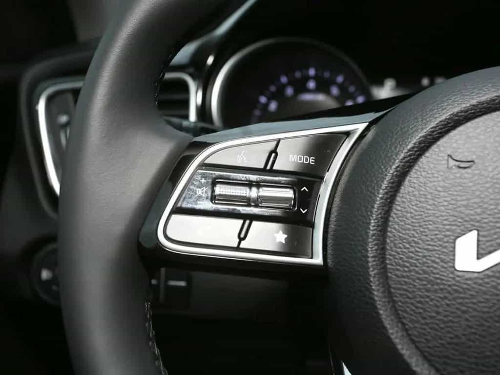 Kia Ceed 1.5T DCT Vision Navi Komfort-plus-Paket AC 10/2025-photo-9