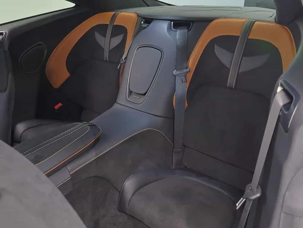 Aston Martin DBS 05/2022-photo-15