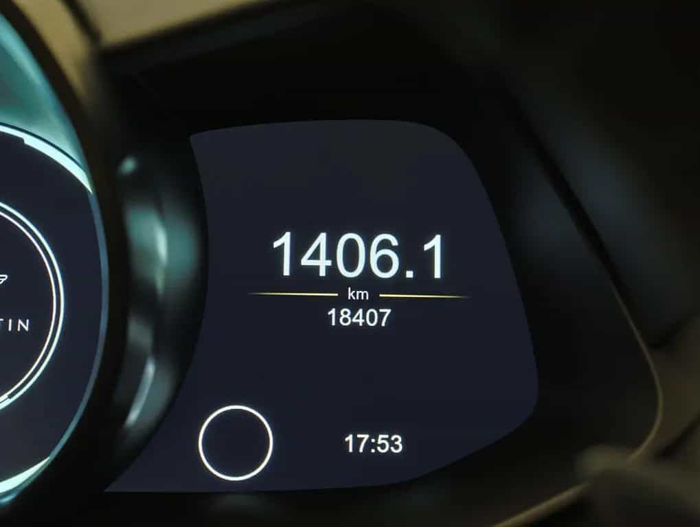 Aston Martin DBS 05/2022-photo-21