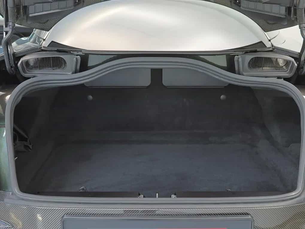 Aston Martin DBS 05/2022-photo-25