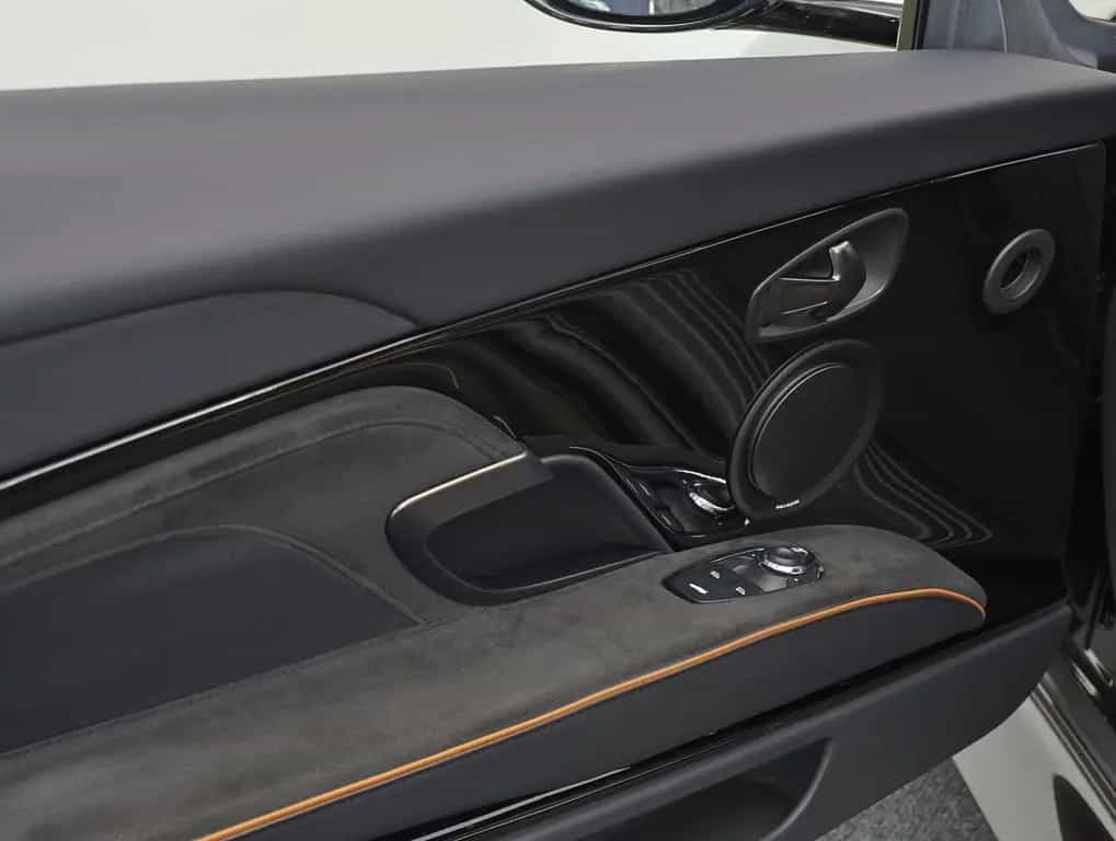 Aston Martin DBS 05/2022-photo-8