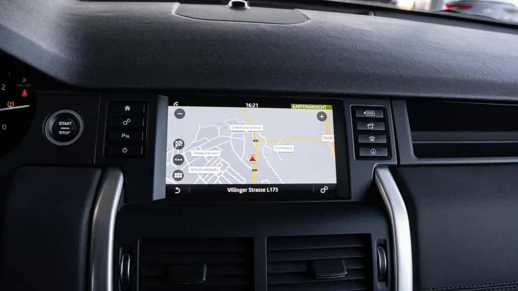Land Rover Discovery Sport 4x4*TÜV NEU*SPUR*NAVI*TEMPOMAT* 08/2019-photo-14