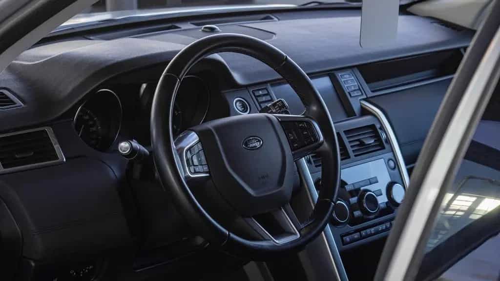Land Rover Discovery Sport 4x4*TÜV NEU*SPUR*NAVI*TEMPOMAT* 08/2019-photo-8