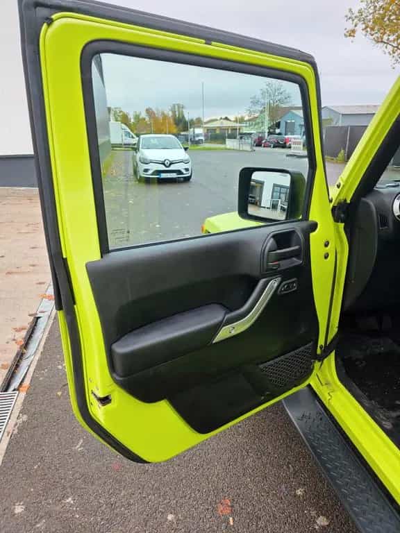 Jeep Wrangler Unlimited Sahara 2.8 CRD AUTOM. 5-TÜRİG 01/2017-photo-33